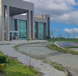 Medeniyet Teknopark Tuzla Yerleşkesi Binası ve Giriş Alanı